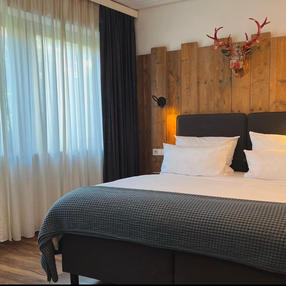 Kreuzblume Hotel & Weinstube Freiburg im Breisgau Dış mekan fotoğraf